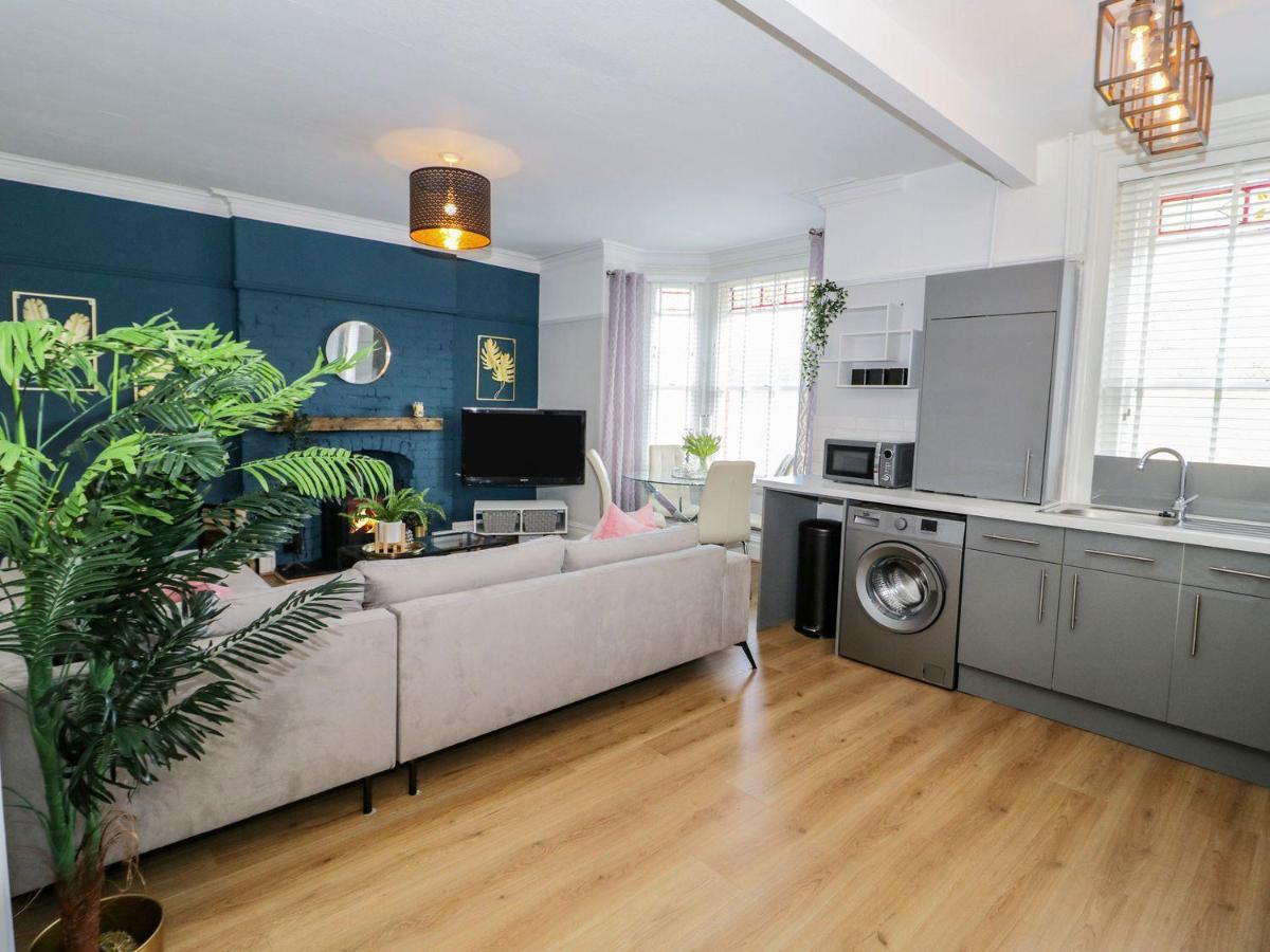 Cadnant Park Maisonette Конви Экстерьер фото