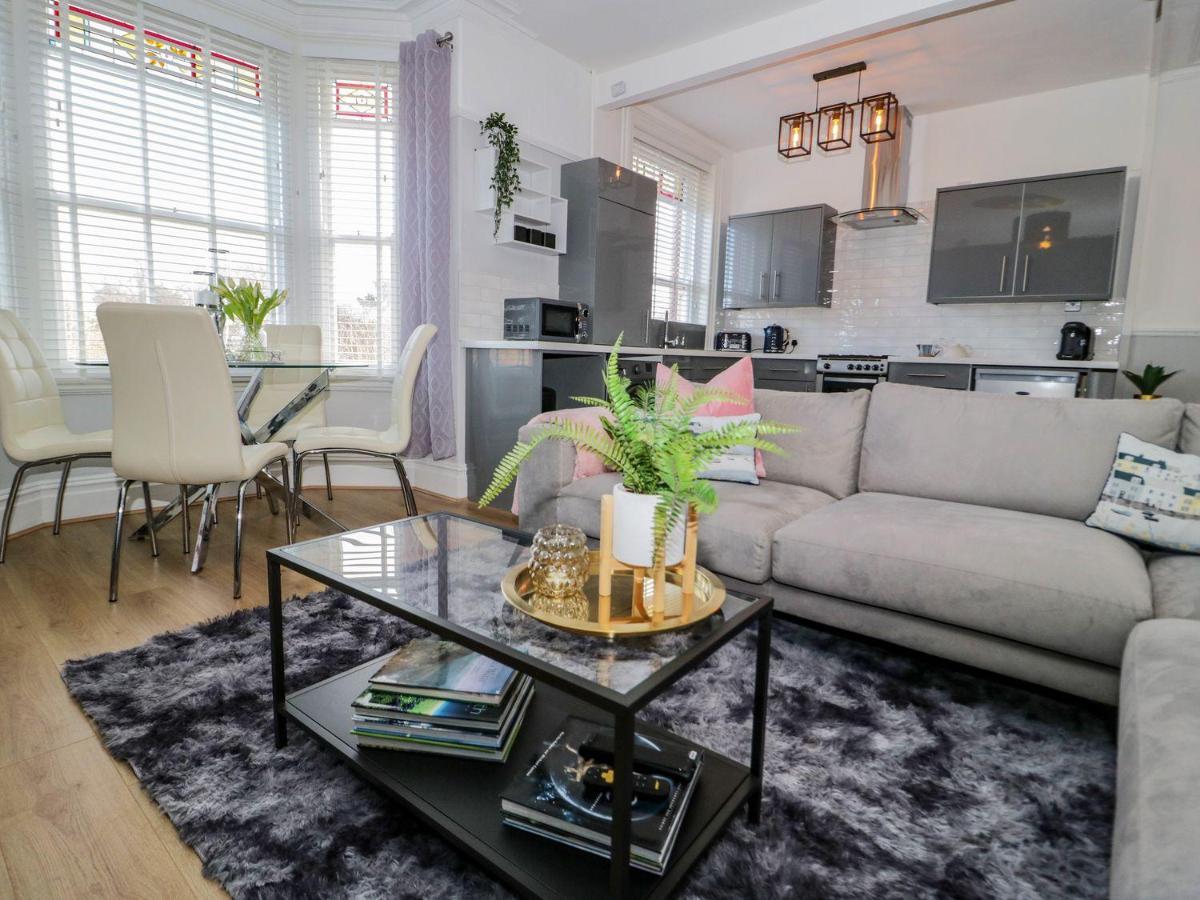 Cadnant Park Maisonette Конви Экстерьер фото